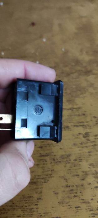 DAIHATSU ROCKY Przełącznik Grzania Szyby Tył