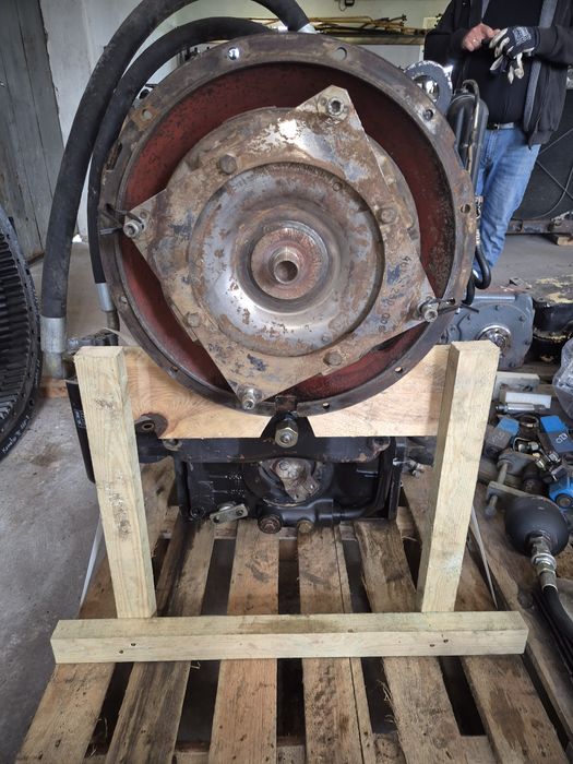 Skrzynia biegów komatsu wa 270-3  - części