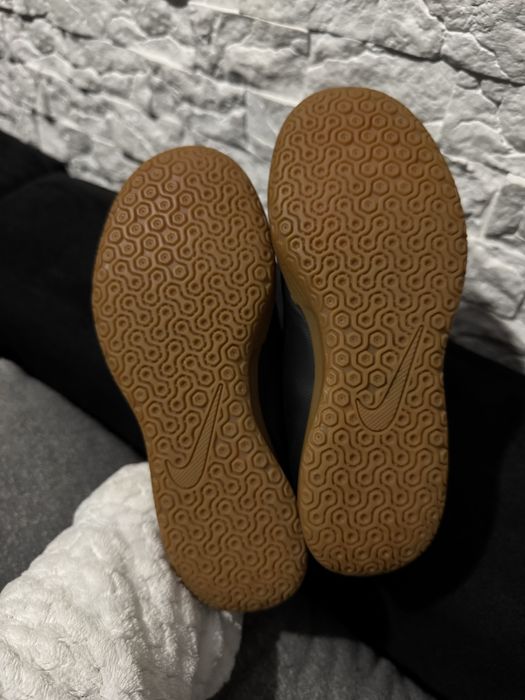 Футзалки Nike бутси сороконіжки