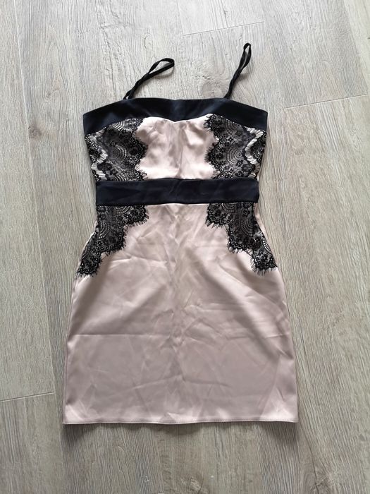 Sprzedam Elegancką Sukienkę rozm. S