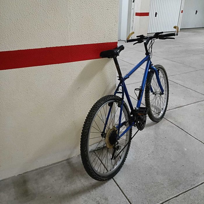 Bicicleta Montanha 26" – Shimano SIS (18)– Usada - Pronta a Usar