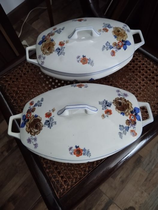 Duas terrinas louça Candal