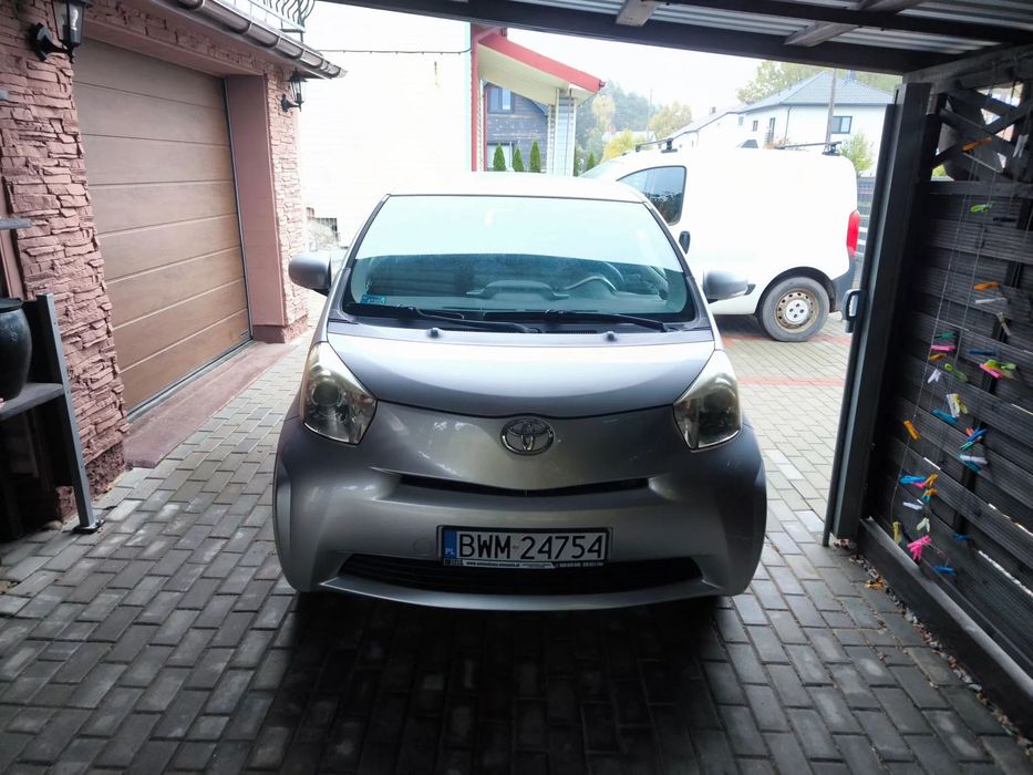 Toyota iQ