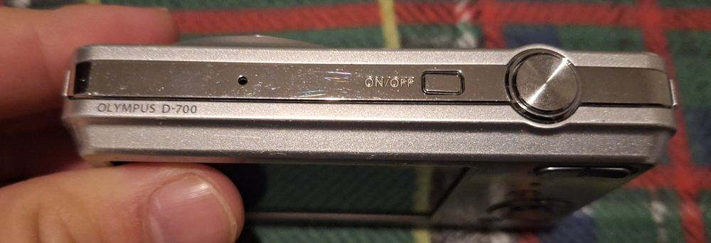 Câmera Olympus D-700 com bolsa - Sem carregador