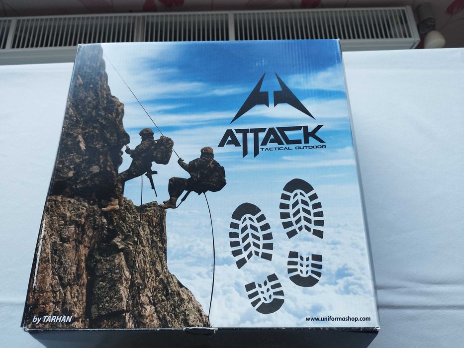 Продам берці LOWA zephyr або поміняю на 45 розмір ,берці ATTACK