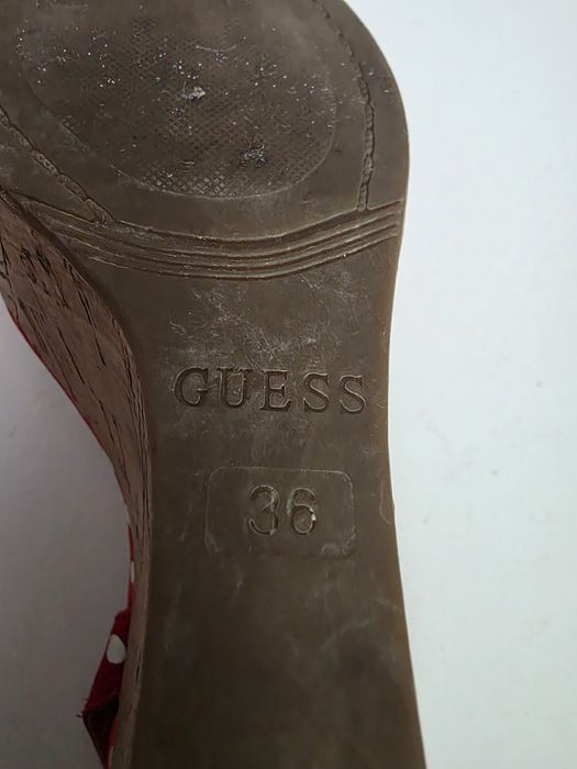 Buty Guess czerwone