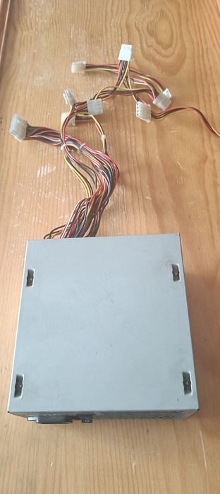 Fonte de alimentação de PC