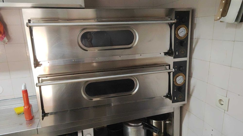 Forno Eletrico Basic XL 22 para PIZZAS + pedras interiores (não esta na foto)