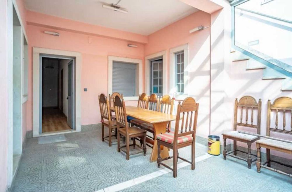 Quarto c/ WC priva. Monte da Caparica - Perto de Faculdades FCT e Egas