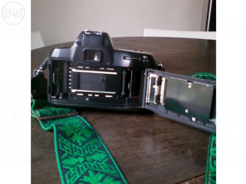 Maquina fotografica Nikon F70