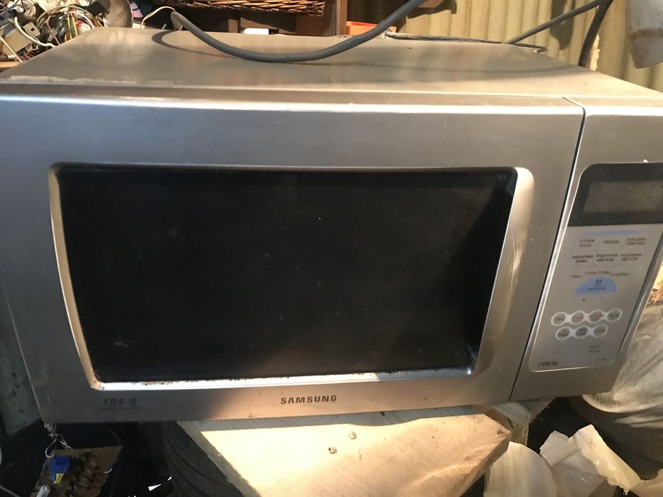 Мікрохвильова пічь самсунг