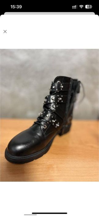 Нові осінні ботінки