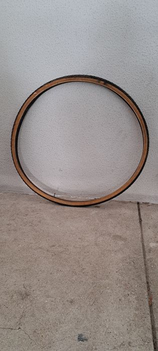 Pneu de bicicleta + câmara de ar