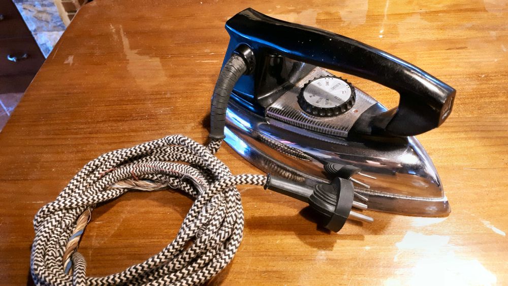 Vários ferros de engomar