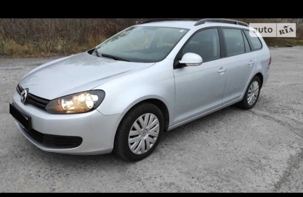 Volkswagen golf 2011року