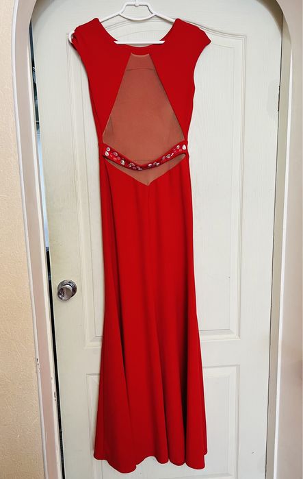 Платье вечернее