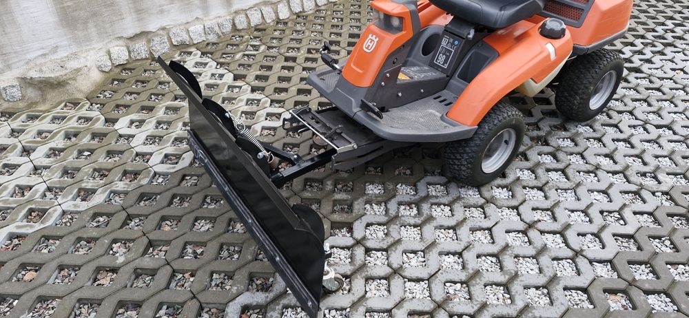 Pług do śniegu śnieżny husqvarna rider 316 AWD