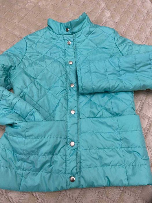 Жіноча весняна куртка