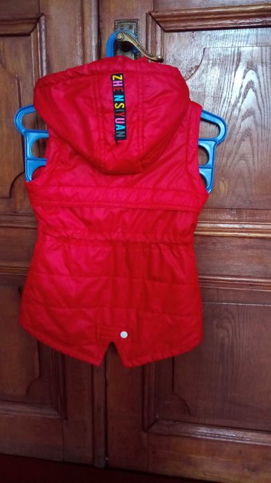 Курточка-желетка для девочки