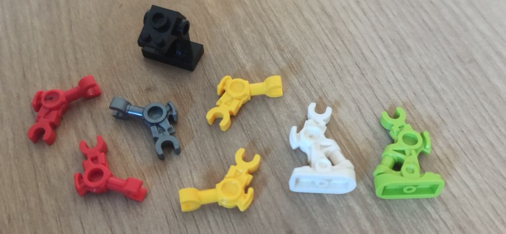 LEGO elementy.              ,