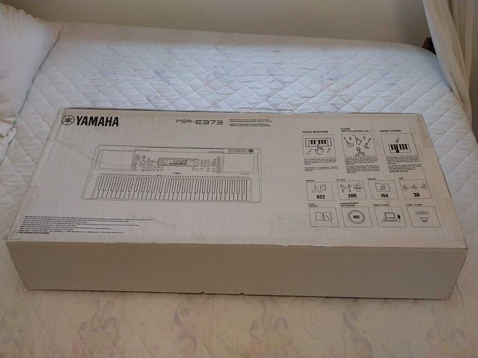 Yamaha PSR-E373 com stand e extras completos