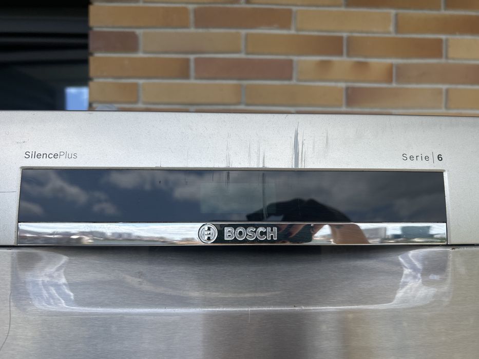 Máquina de lavar loiça Bosch SilencePlus Série 6 – Inox – Excelente estado
