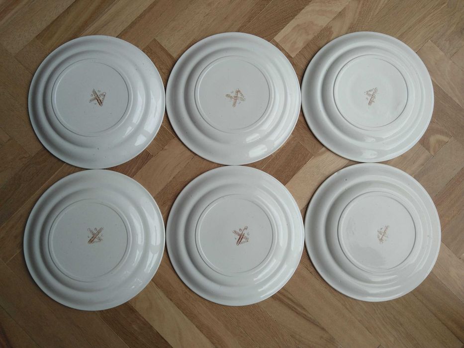 Pratos da Fábrica de Loiça de Alcântara