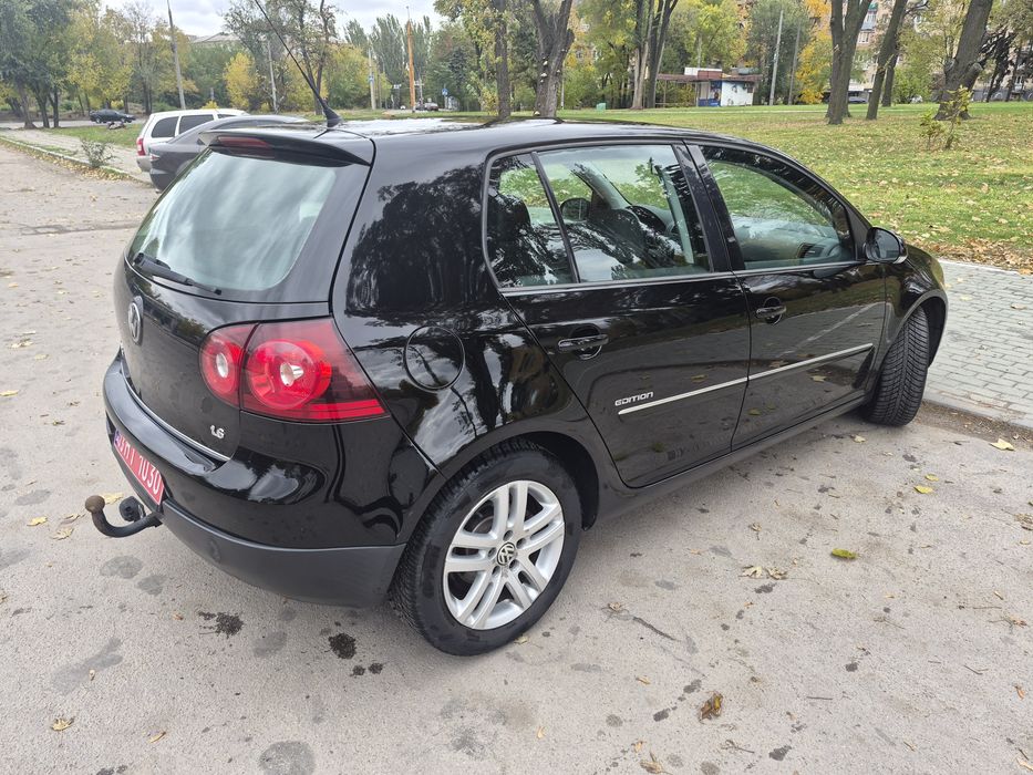 У продажу Голь5 Не фарбований ! Дуже гарний стан!