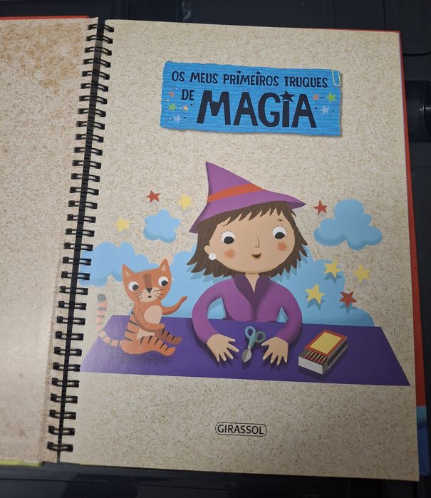 Livro Infantil de magia com ilustrações Os Meus Primeiros Truques de Magia, da Girassol