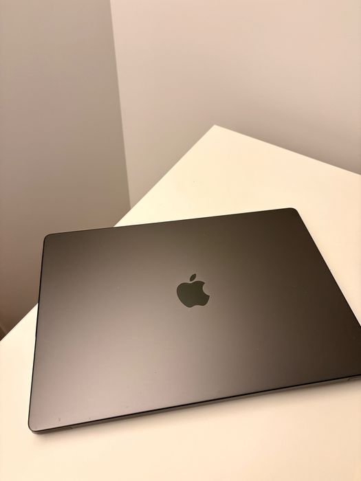 MacBook Pro 16 M3 Pro
