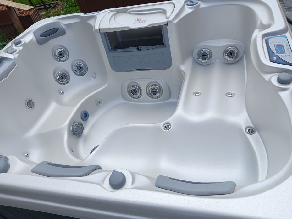 Jacuzzi ogrodowe Sundance Spas model MARIN