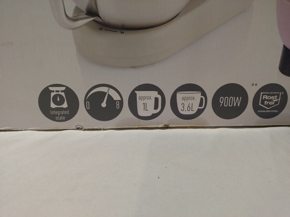 Planetarny robot kuchenny z wbudowaną wagą i blenderem 900W  SilverCre