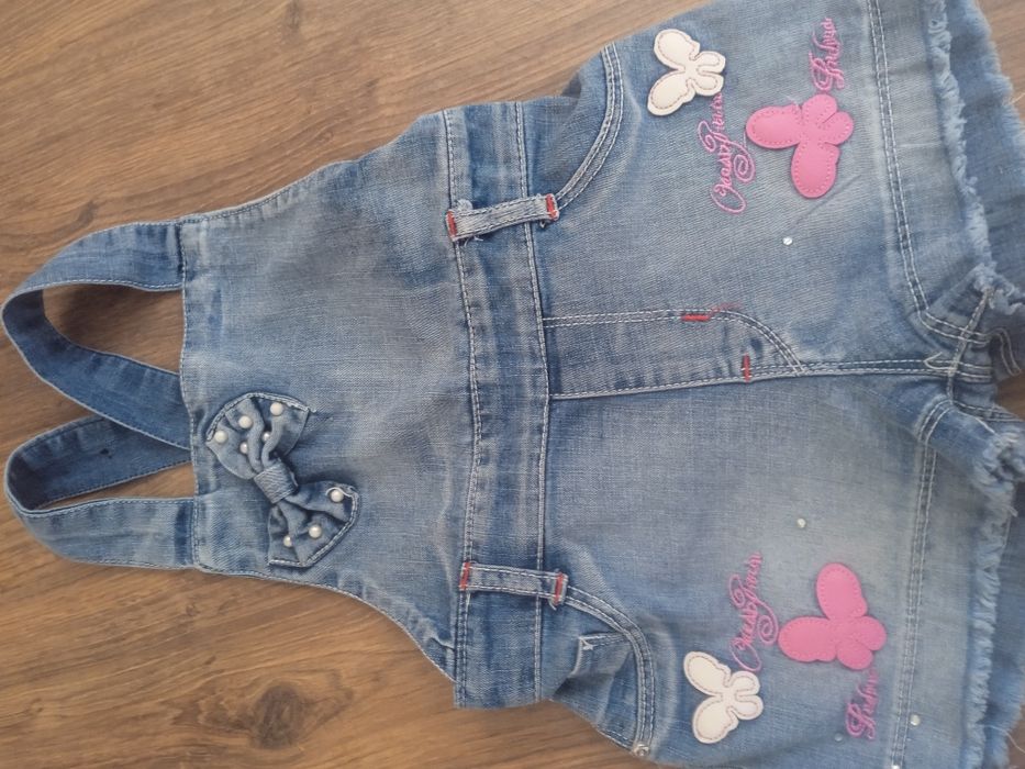 Джинсові шорти комбінезон на дівчинку 3-4 роки