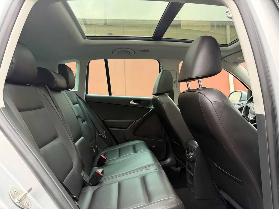 Volkswagen Tiguan      2015