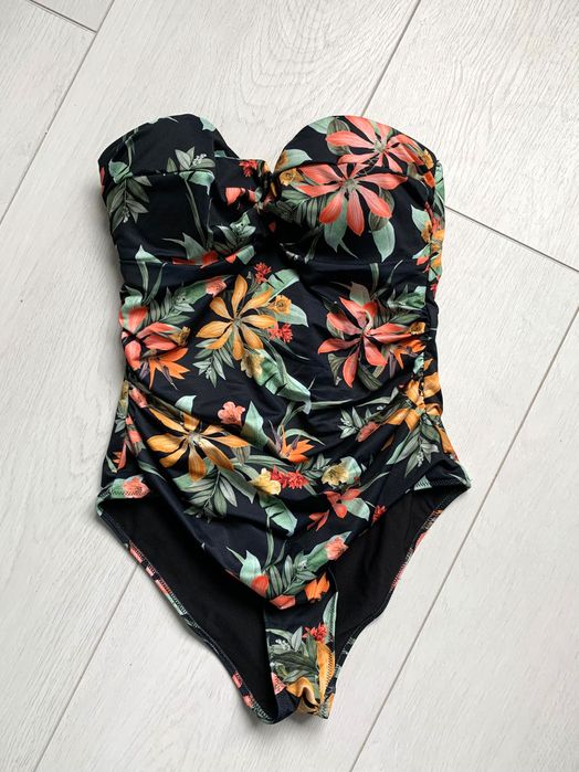 Шикарний скульптуруючий купальник щільний H&M , топ якість XS