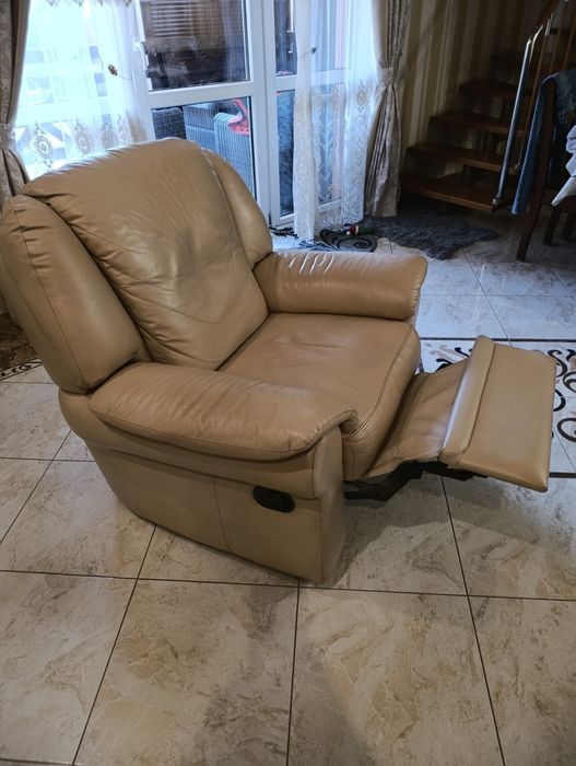 Шкіряне крісло бу