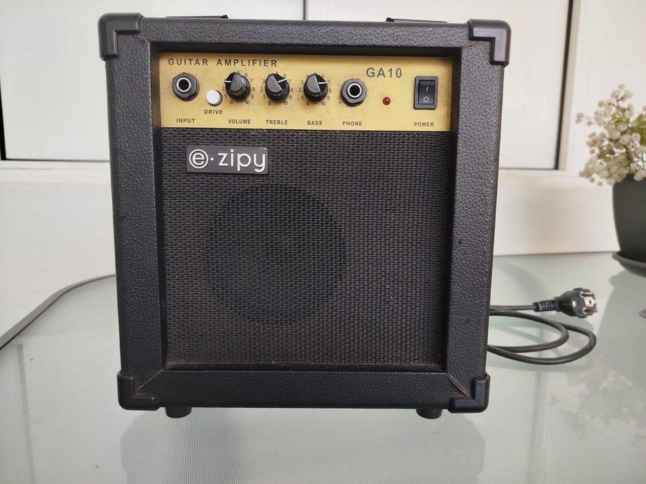 Amplificador para Guitarra da marca ZIPY - mod GA 10