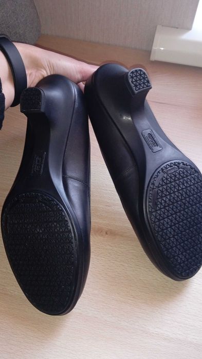 Чорні балетки Crocs р.7.5 37-25см Бежеві туфлі next р. 38 - 24.5 см