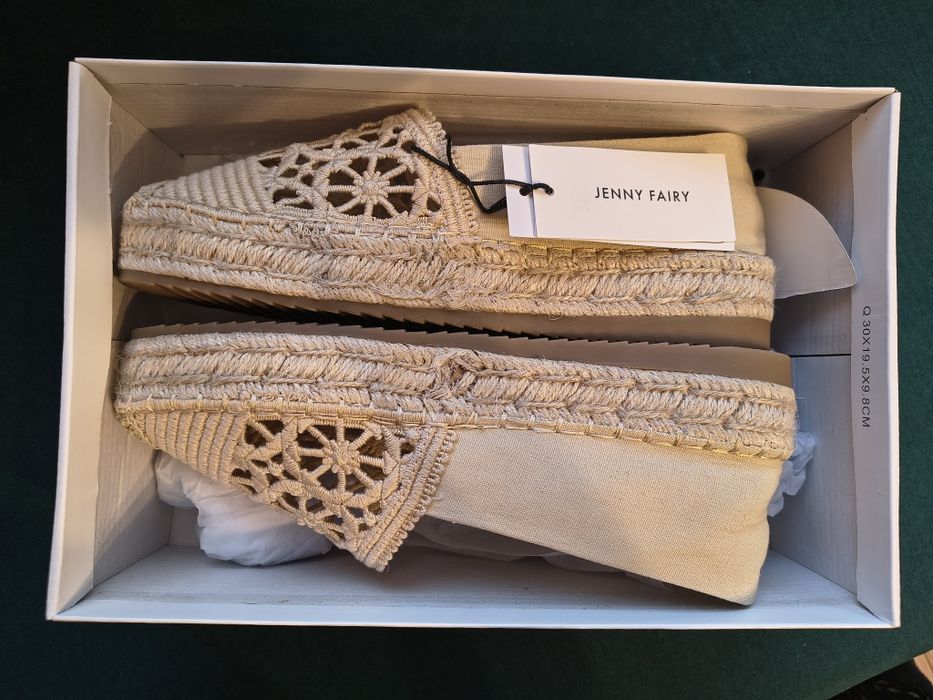 Buty espadryle nowe beżowe 38