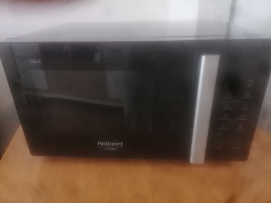 Microondas Hotpoint (com avaria)