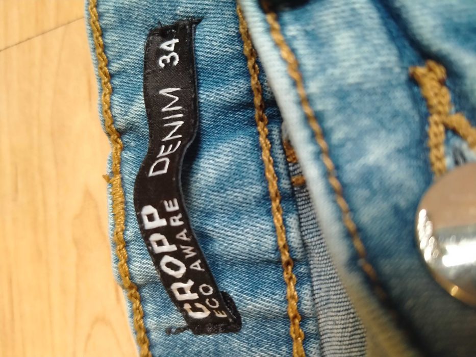 Jeansy jasnoniebieskie wysoki stan CROPP (XS/34)