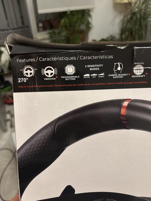 Vendo volante com modanças e pedais para ps4