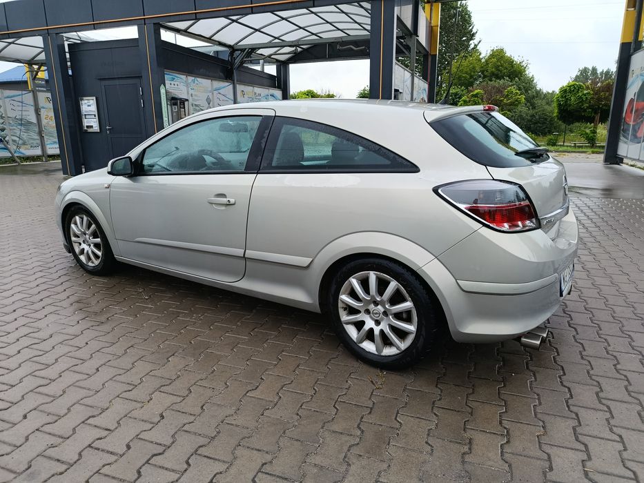 Opel Astra H GTC