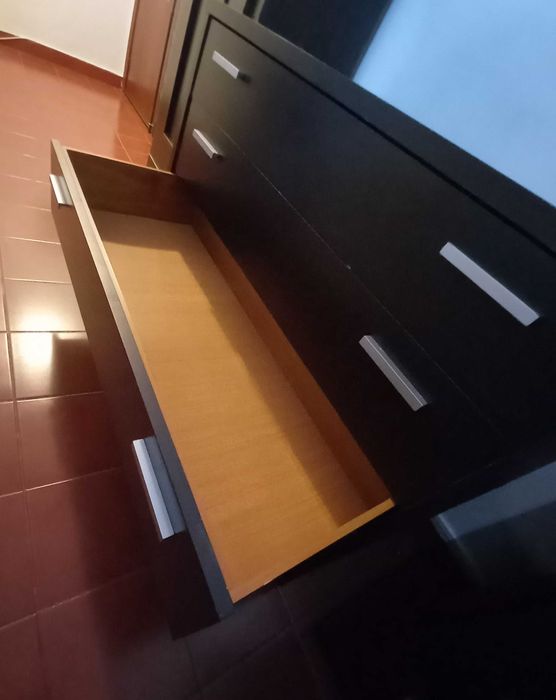 Cómoda madeira maciça