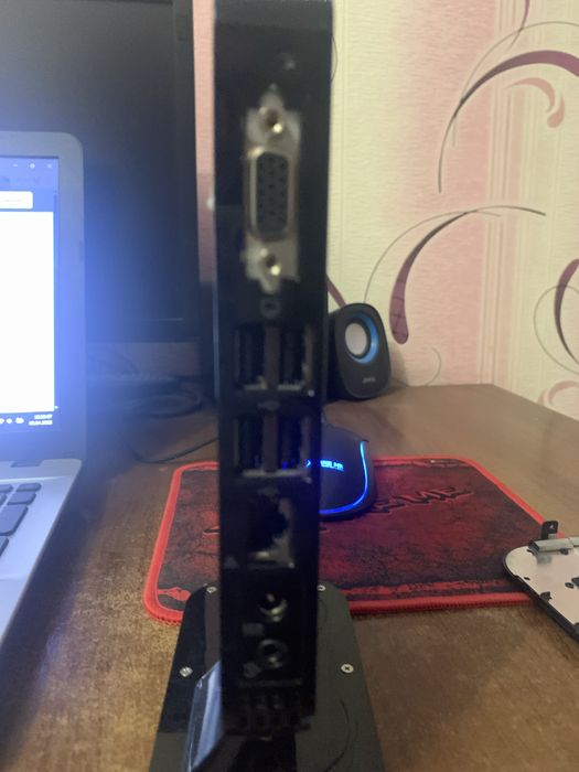 офисний мини компьютер