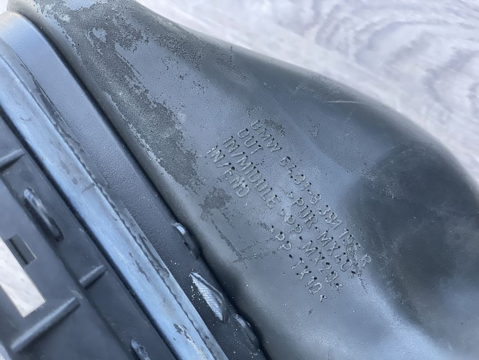 Хобот БМВ Е39 Дорестайлінг Патрубок Корпусу фільтра салону BMW L R