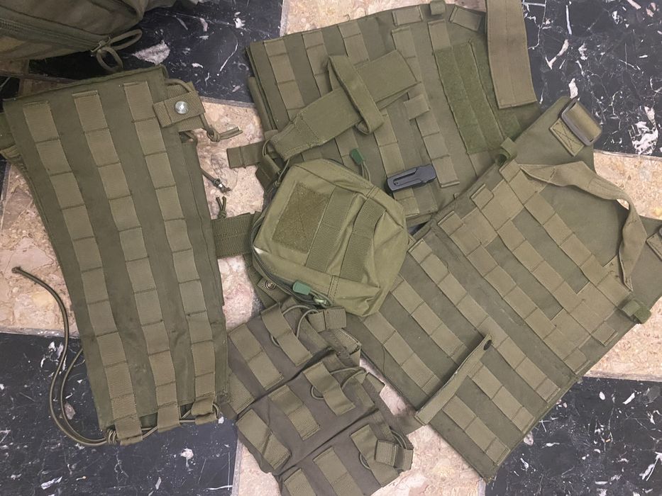 Malas taticas e coletes