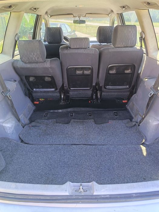 Toyota Avensis Verso