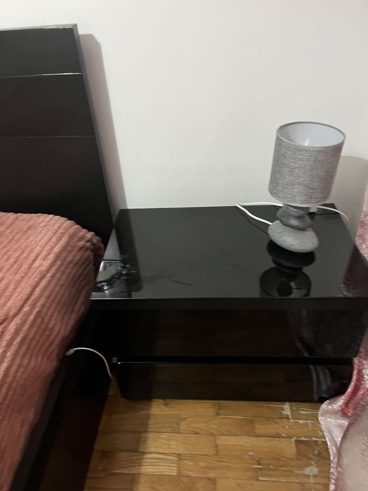 Cama e mezinhas cabeseiras