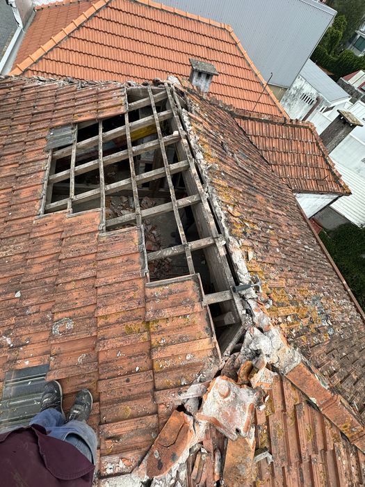 TELHADOS RENOVACÃO E MANUTENCÃO